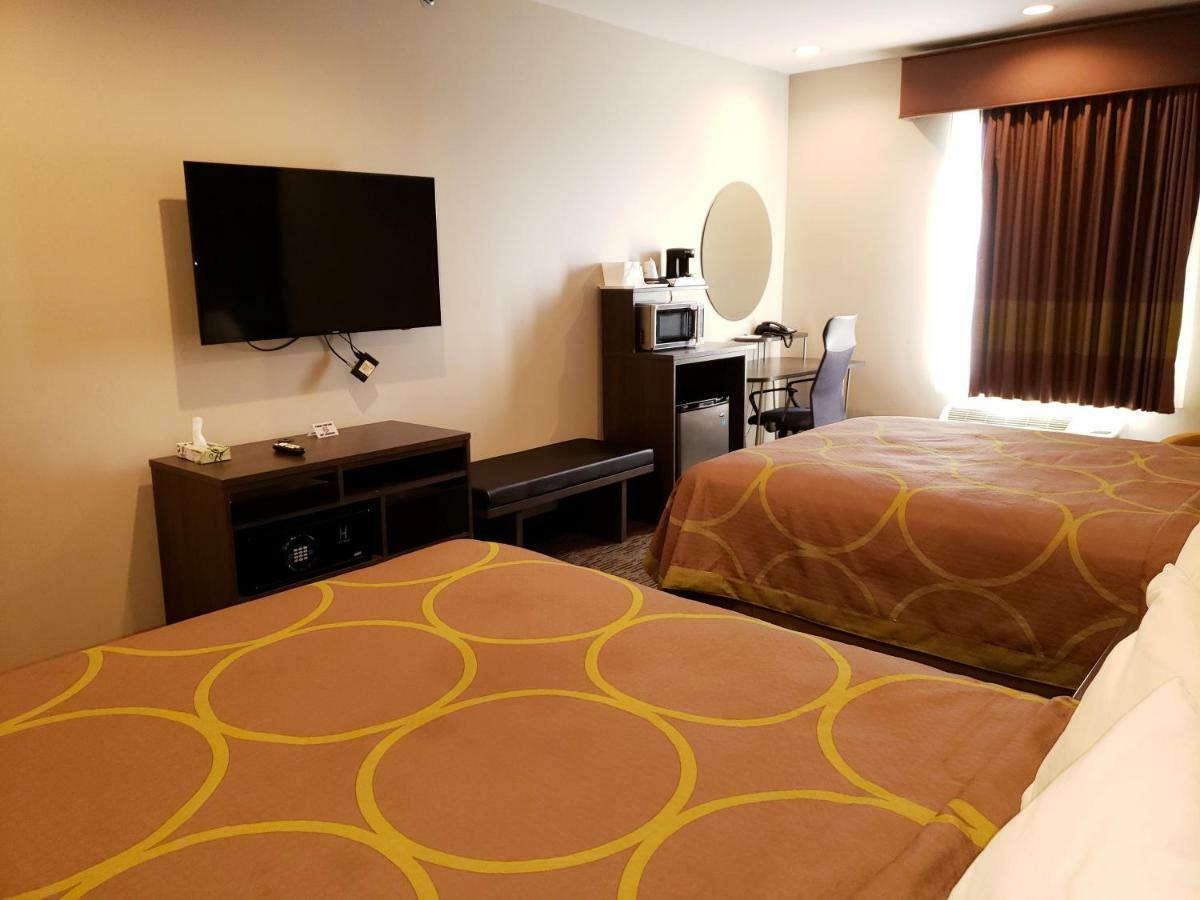 Hotel Super 8 By Wyndham St. Louis North Zewnętrze zdjęcie